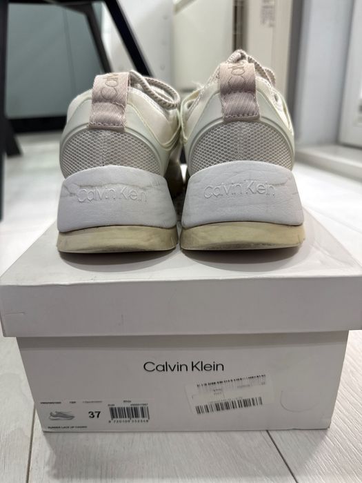 Оригинални бели кецове