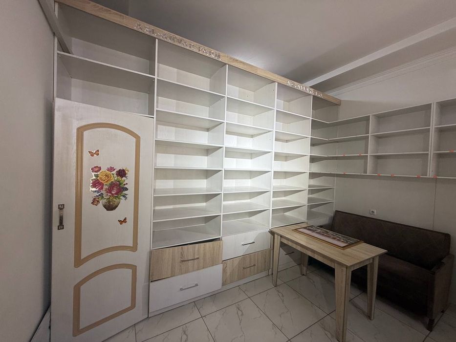 Dorixona uchun mo'ljalangan mebel