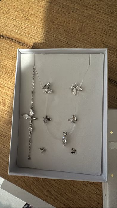 Бижута гривна колие и обици