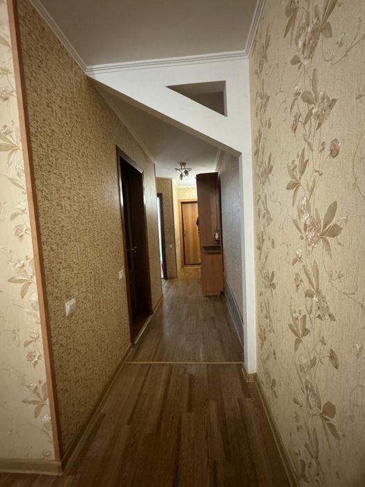 Продам трехкомнатную квартиру