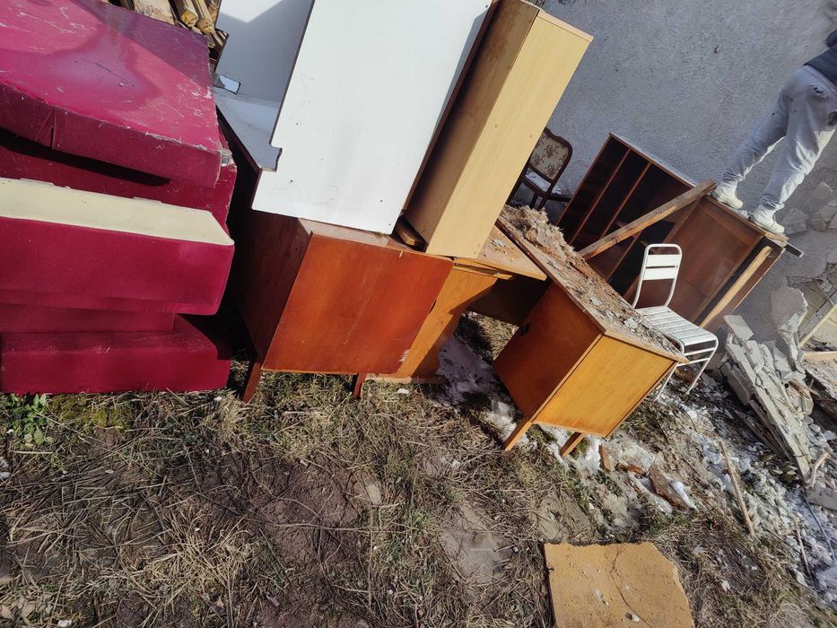 Donez lemne foc din demolări și mobila veche