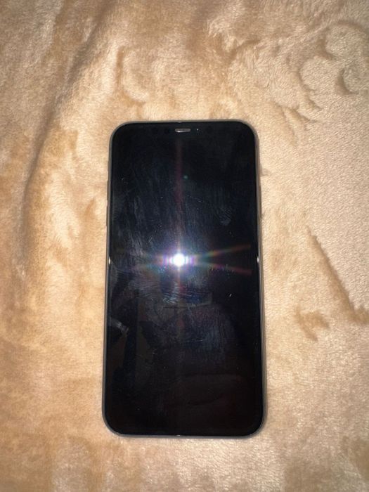 Продам айфон 11