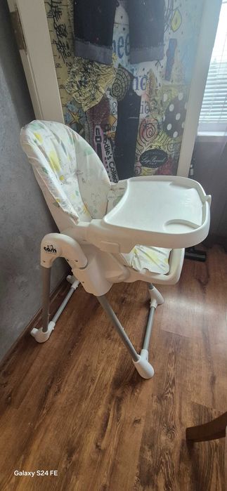 Децки стол за хранене