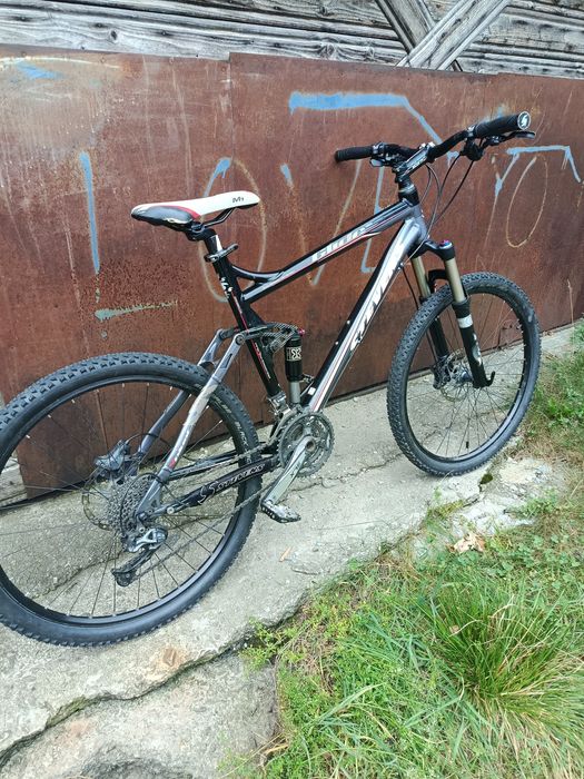 Bicicletă Full Suspension Stevens Glide - Furcă Fox, Echipare Shimano SLX, Roti 26"