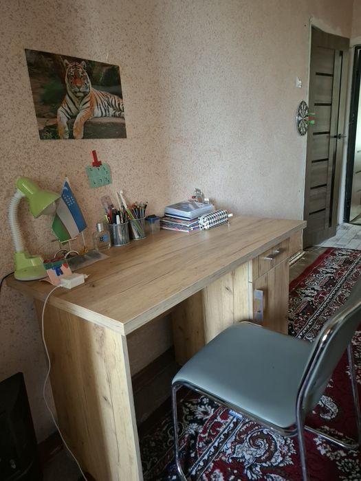 Продается письменный стол