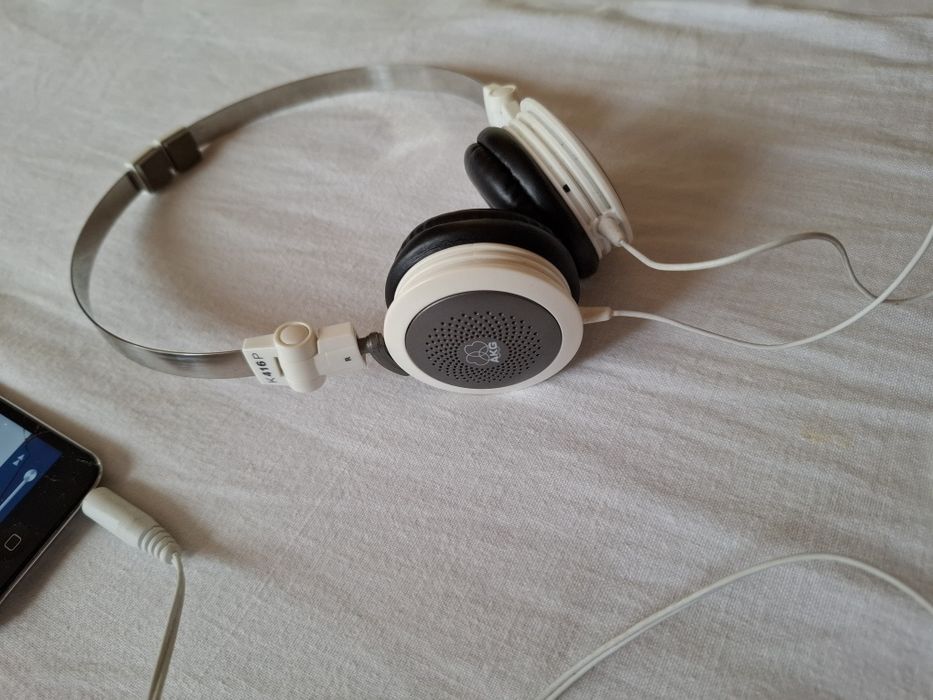 Cășt i AKG  K416P