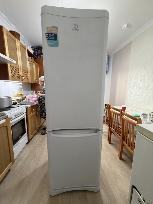 Б/У Холодильник Indesit