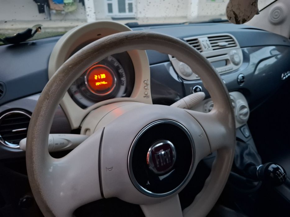 Vand Fiat 500 anul 2011