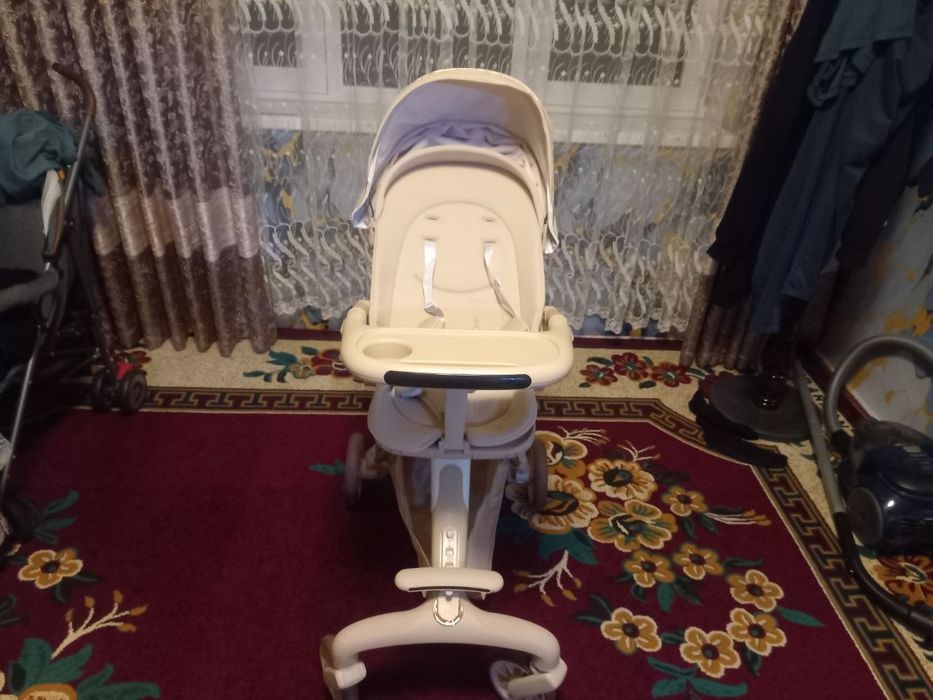 Bolalar aravachasi kolyaski sotiladi