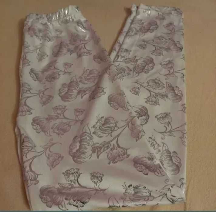 Colant alb imprimeu floral argintiu