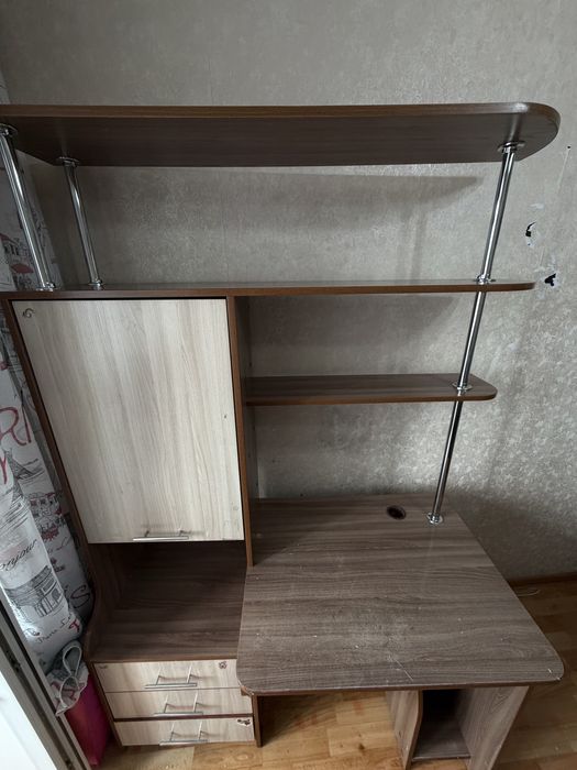Продам компьютерный стол