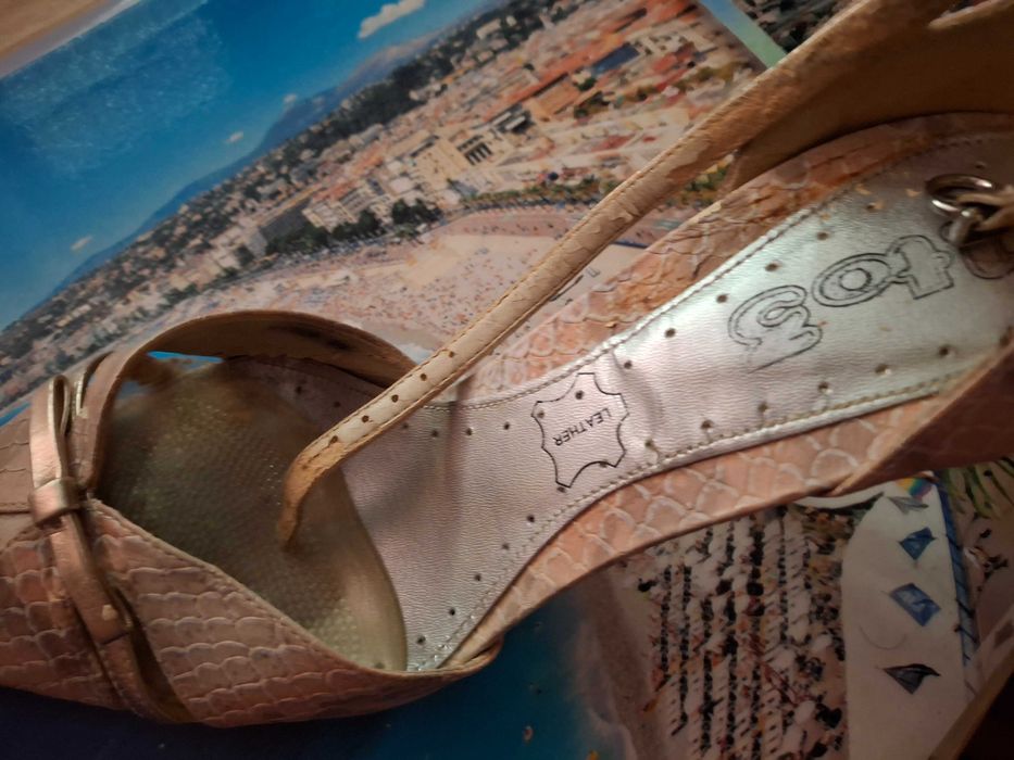 Елегантни дамски обувки