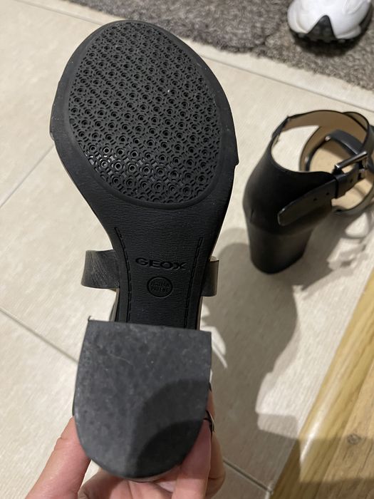 Продам босоножки Geox!