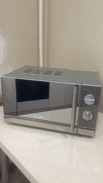 Продам микроволновку в идеальном состаяние