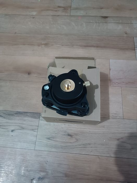 Трегер с оптическим центриром