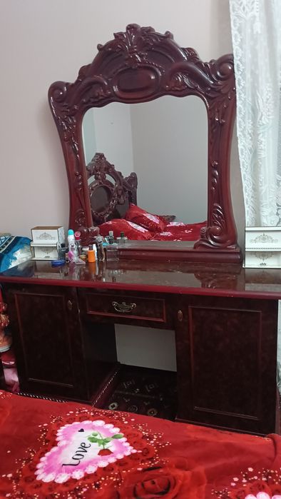 Spalniy mebel sotiladi