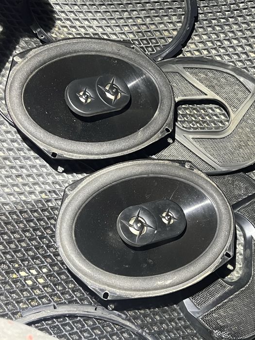 Продам колонки JBL оригинал