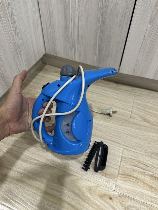 Удобный компактный паровой утюг