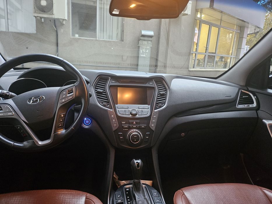 Hyundai  Santa Fe 7 местен