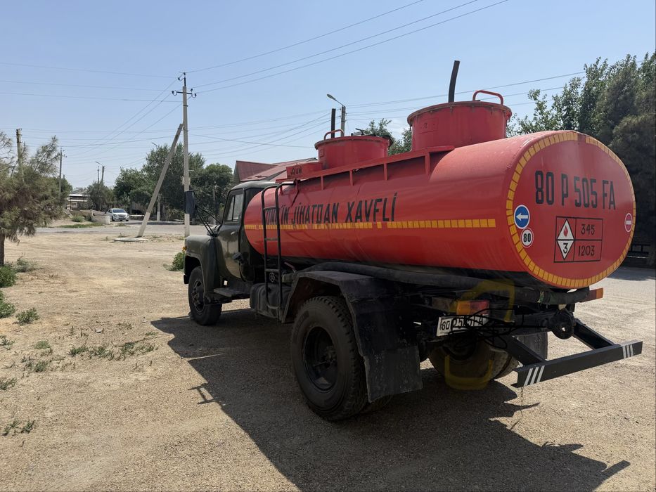 Benzavoz Gaz 53 avto sisterna
