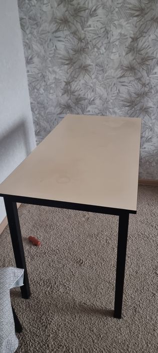 Продам стол кухонный