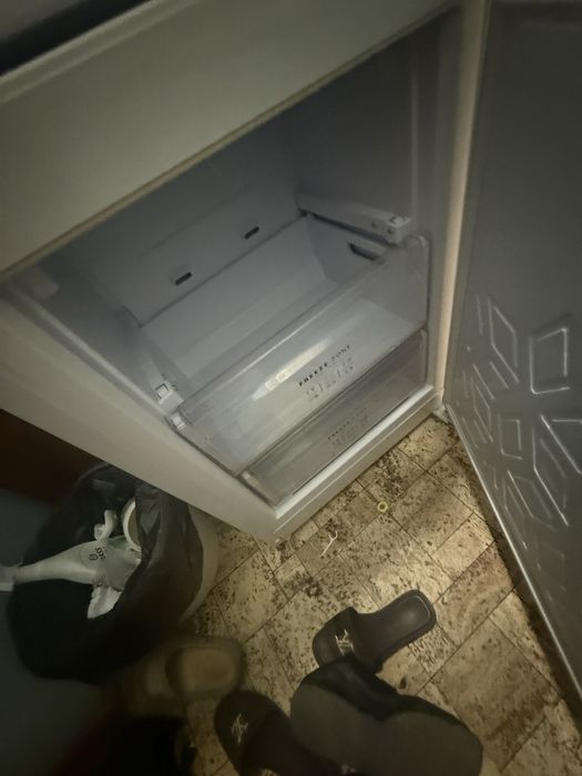 Холодильник торг есть срочно всё работает