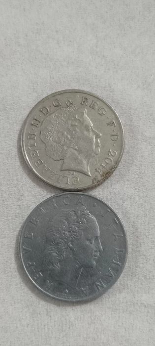 Monede vechi și una de argint