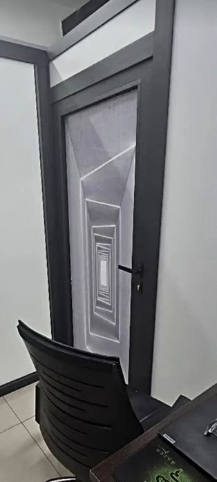 Самозалепващ тапет за врата