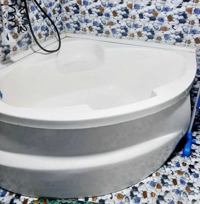 Ванна тяжолая в стиле жакузи чугунная