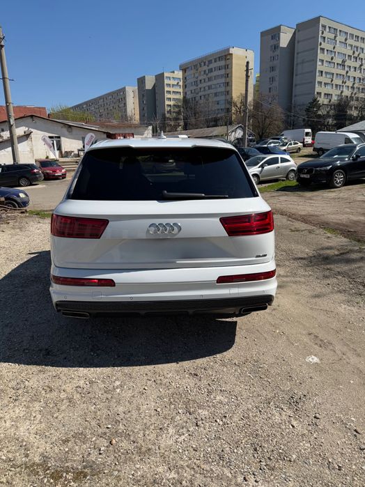 Audi Q7 , 3S line , 2019 , top options , service doar la Audi