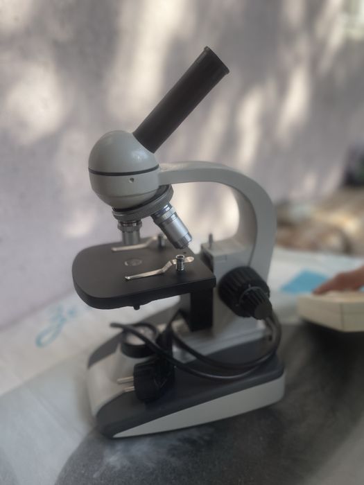 Микроскоп в отличном состоянии