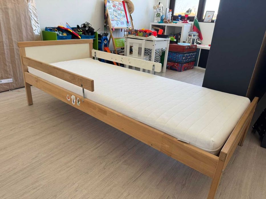 Детско легла с парапет, 70 - 160,за деца 3-7години.