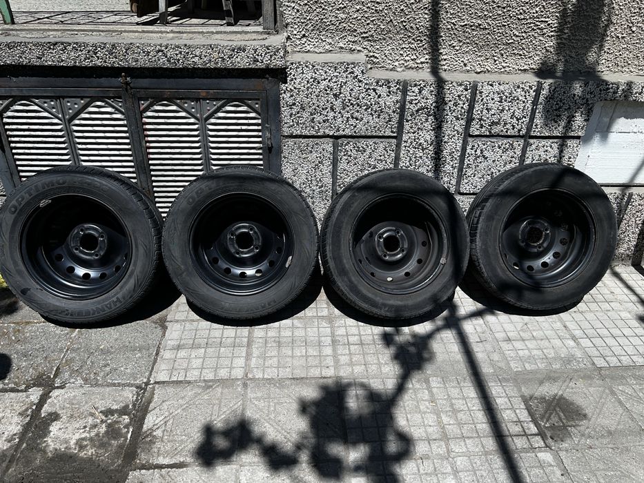 Продавам 4 джанти с 4 летни гуми 185/65R14 за citroen xsara Цената е за всичко