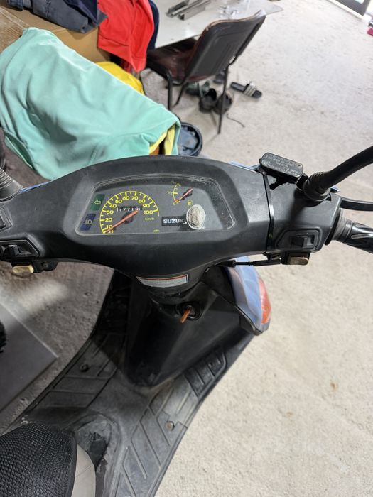 Vand scuter Suzuki