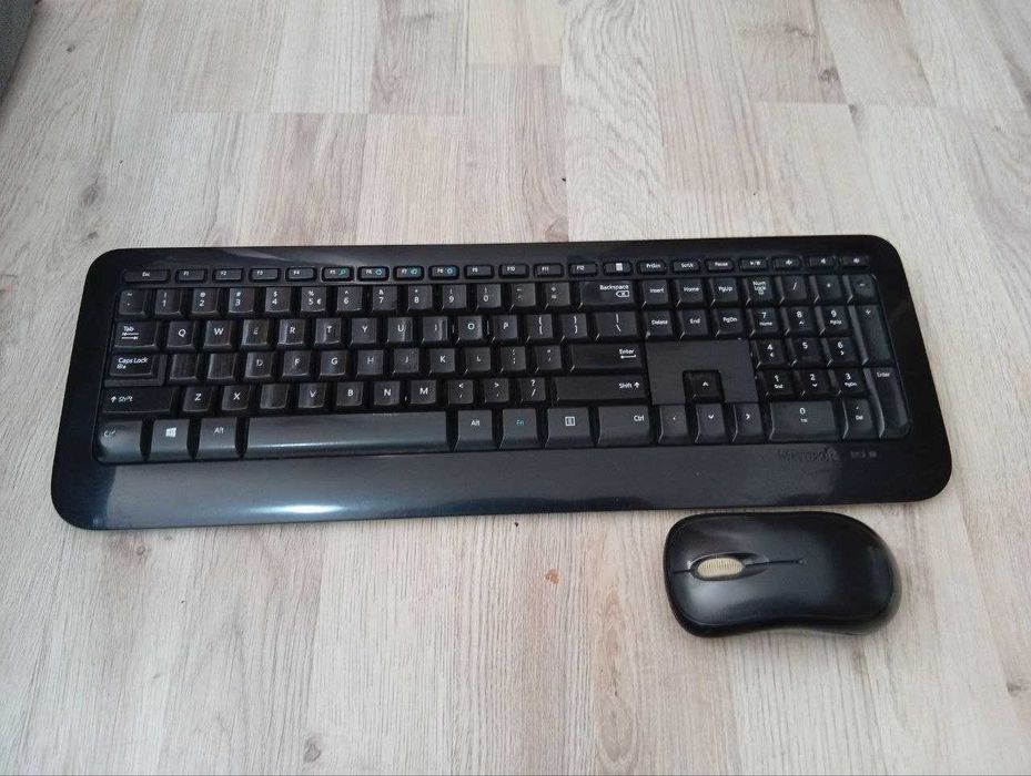 Kit Tastatură + Mouse Microsoft Wireless – fără fir, fiabil, calitate premium