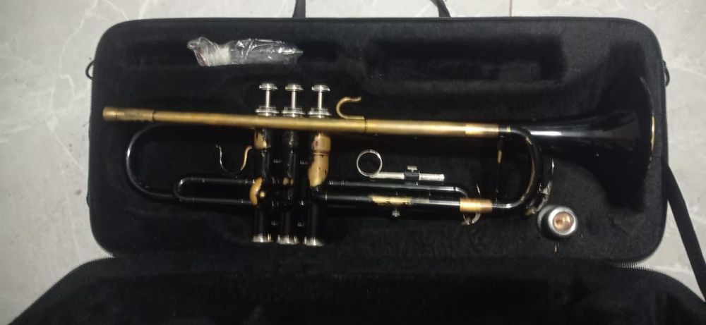 Продам музыкальный инструмент трубу