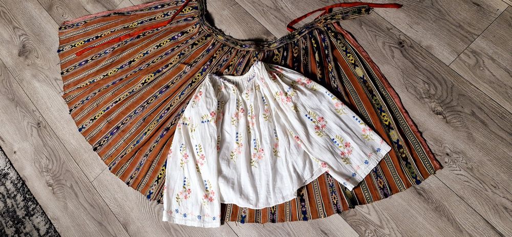 Ie și valnic din matase