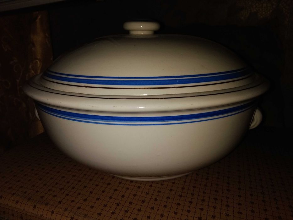 Посуда корейская супница салатницы тарелки 1957 года продается оптом.