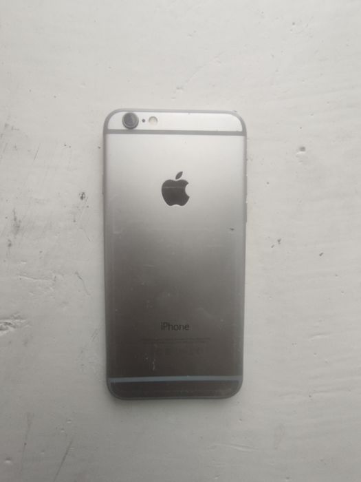 Продам заданию крышку от  iPhone 6