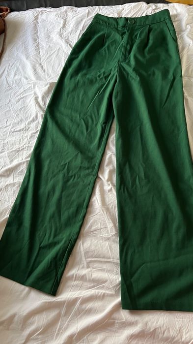 Pantaloni largi verzi Stradivarius