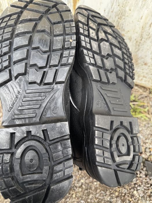 Продам спецобувь