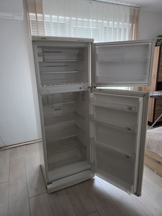 Работещ  хладилник