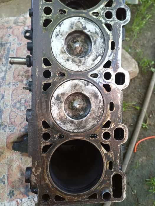 Vând motor Mazda 6 RF5C