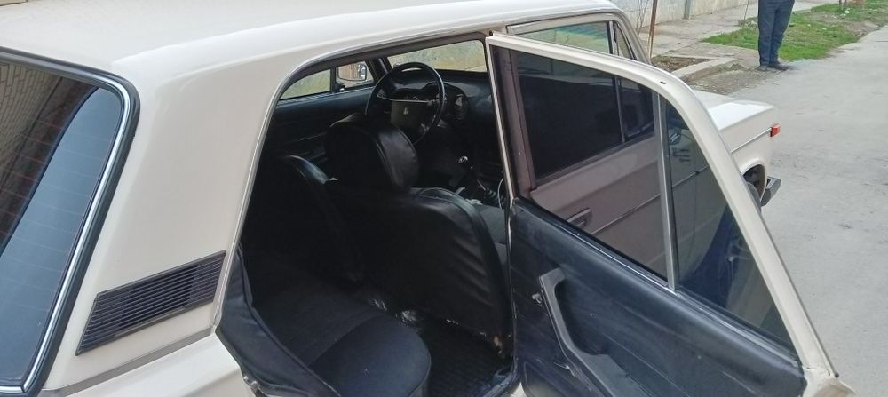 VAZ2106mowina ideal pirosta