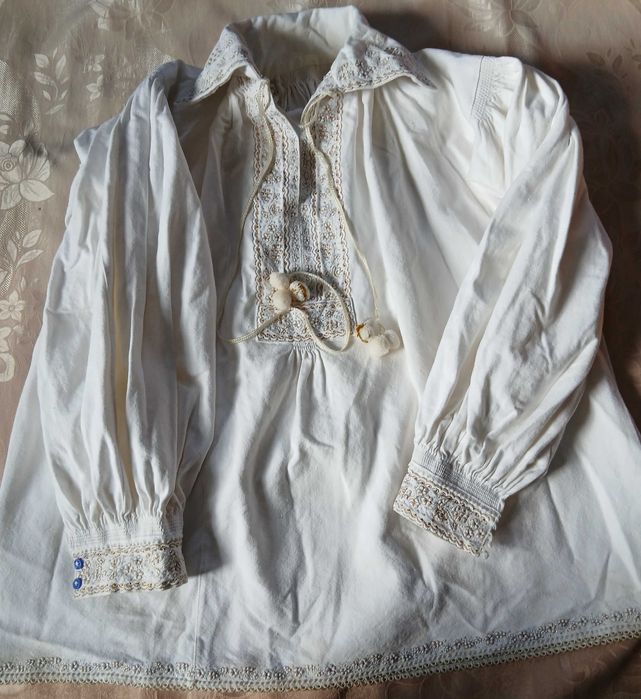 Cămașa tradițională bărbătească din Maramureș- pânză de tort