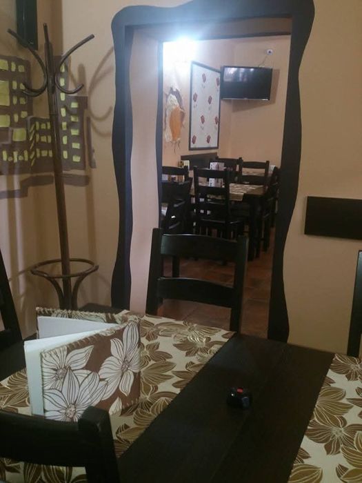 Vând afacere - pizzerie si bar