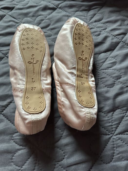 Продам новые пуанты