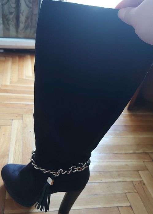 Дамски ботуши-уникални и високи