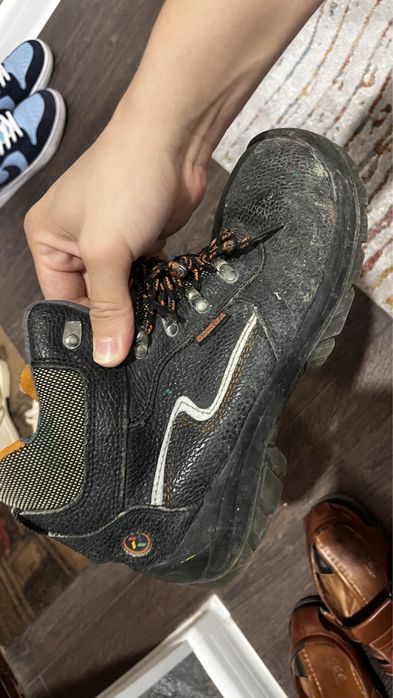 Продается спец.обувь