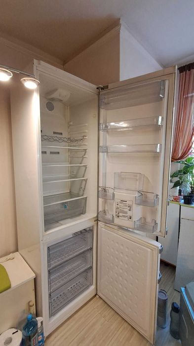 Combina frigorifica BEKO 355 litri